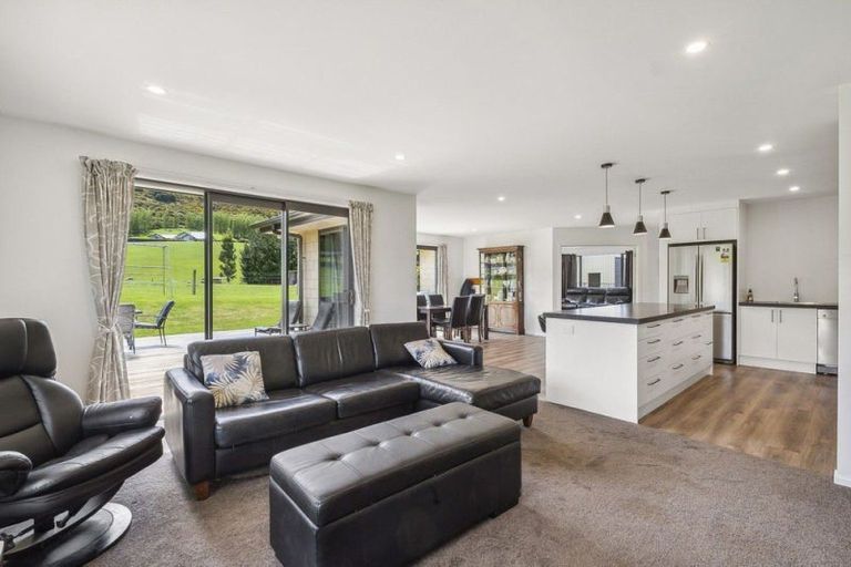 Photo of property in 30 Tara Hills Drive, North Taieri, Mosgiel, 9092