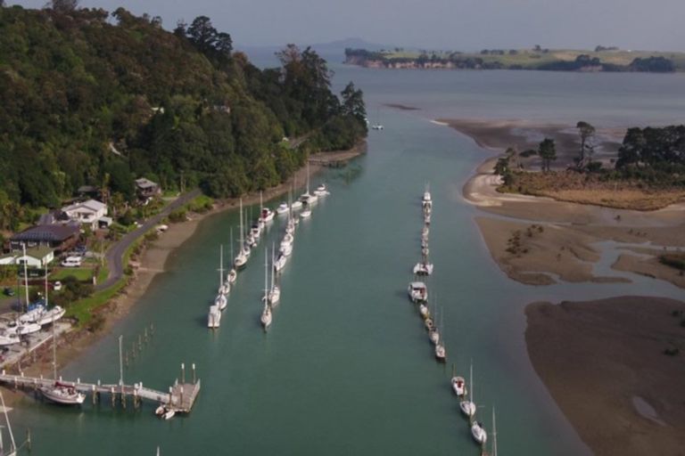 Photo of property in 388 Duck Creek Road, Stillwater, Silverdale, 0993