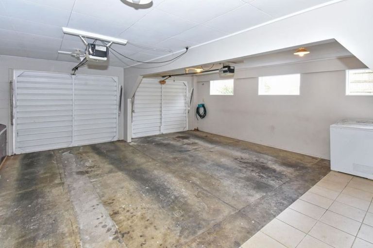 Photo of property in 64 Hill Road, Hillpark, Auckland, 2102