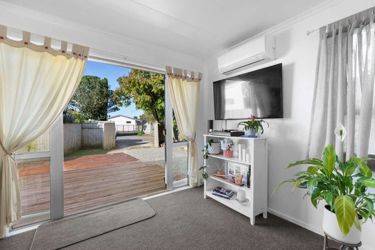 Photo of property in 28 Newton Place, Westbrook, Palmerston North, 4412