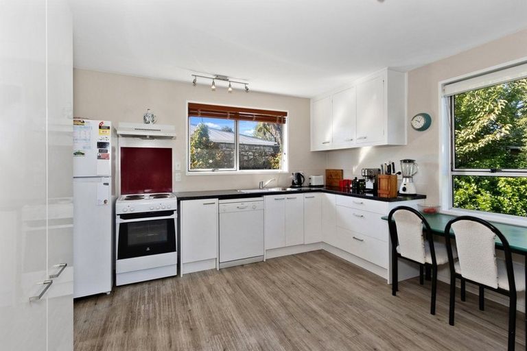 Photo of property in 2/11 Peckham Lane, Woolston, Christchurch, 8062
