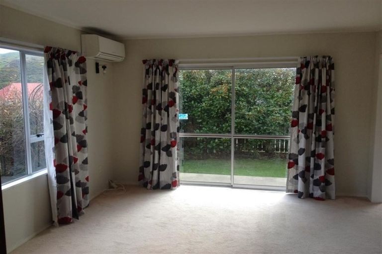 Photo of property in 3 Cambrian Street, Churton Park, Wellington, 6037