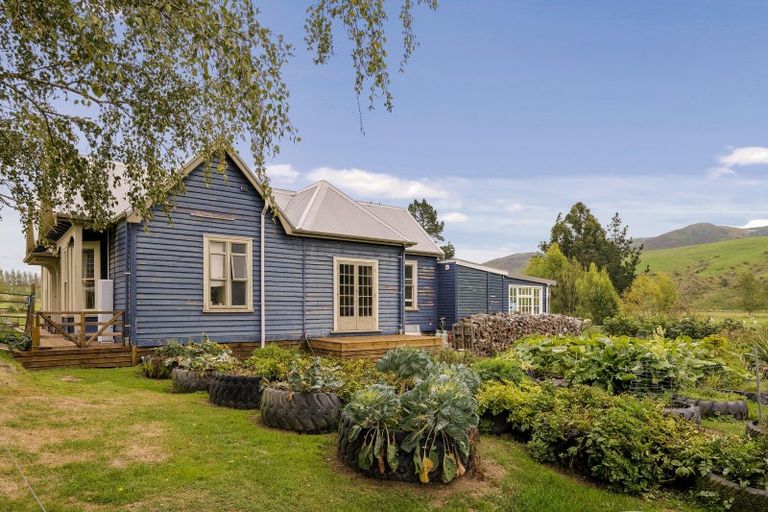 Photo of property in 214 Waianiwaniwa Road, Sheffield, Darfield, 7571