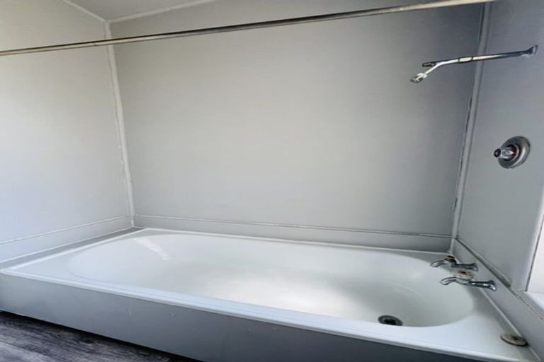 Photo of property in 60 Centre Street, Strathern, Invercargill, 9812