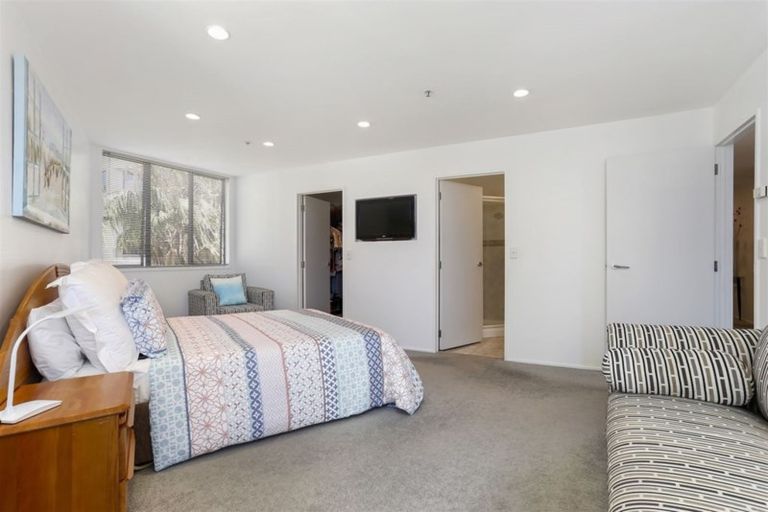 Photo of property in 3d/5 The Promenade, Takapuna, Auckland, 0622