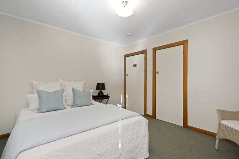 Photo of property in 37 Middlepark Road, Sockburn, Christchurch, 8042