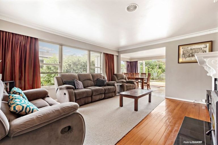 Photo of property in 13 Deller Grove, Silverstream, Upper Hutt, 5019