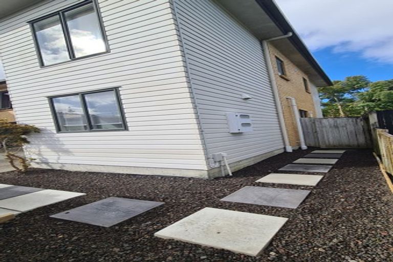 Photo of property in 12 Barnea Circle, Glen Eden, Auckland, 0602