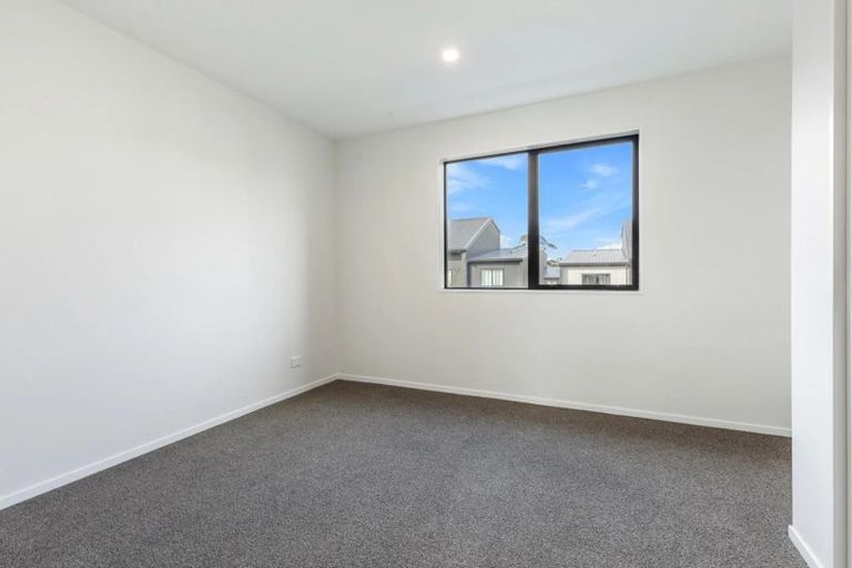Photo of property in 323 Glengarry Road, Glen Eden, Auckland, 0602
