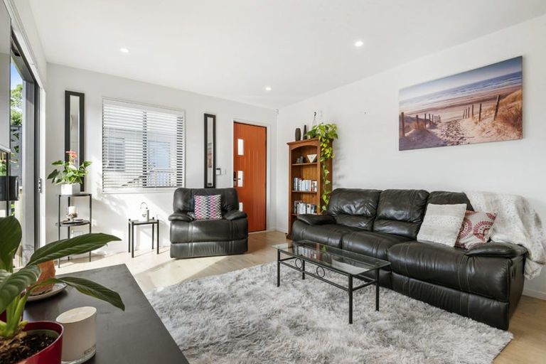Photo of property in 8/26 Long Bay Drive, Torbay, Auckland, 0630