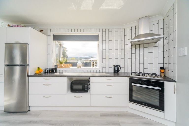 Photo of property in 42 Lincoln Street, Ashhurst, 4810