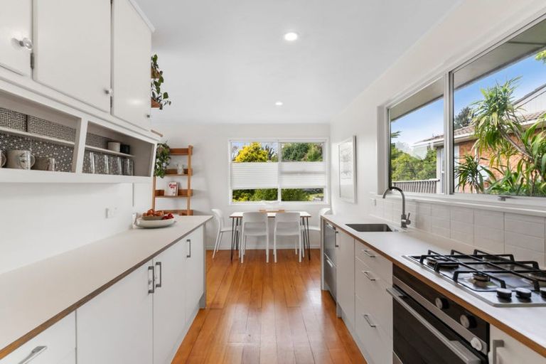 Photo of property in 7 Fairdale Place, Birkdale, Auckland, 0626