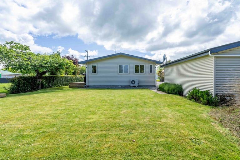 Photo of property in 42 Newburn Street, Waikaia, 9778