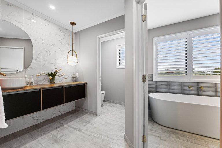 Photo of property in 342 Manutahi Road, Lepperton, New Plymouth, 4372