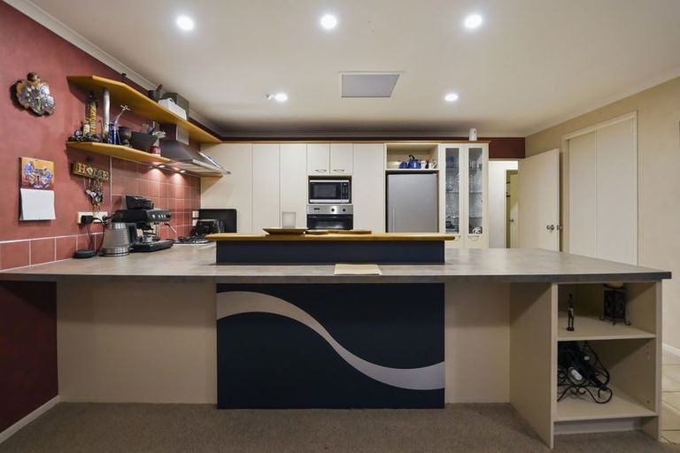 Photo of property in 40 Mcleod Place, Papamoa Beach, Papamoa, 3118