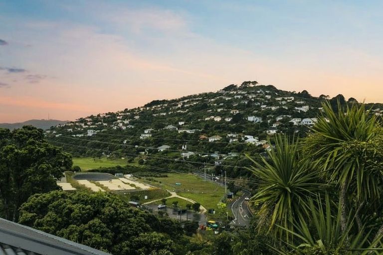 Photo of property in 13 Paisley Terrace, Karori, Wellington, 6012