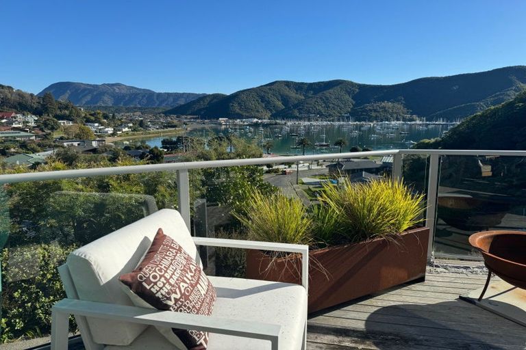 Photo of property in 7 Arthur Crescent, Waikawa, Picton, 7220