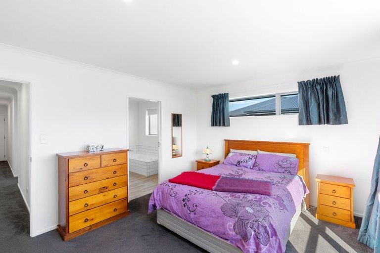 Photo of property in 95 Bartholomew Road, Levin, 5510