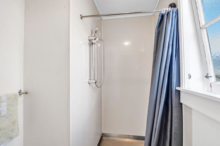 Photo of property in 6 Fairs Road, Milson, Palmerston North, 4414