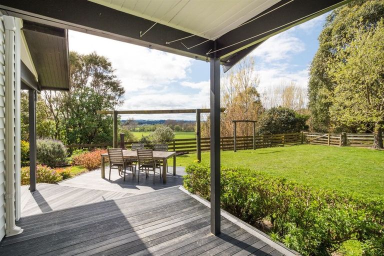 Photo of property in 803 Fitzherbert Road East, Aokautere, Palmerston North, 4471