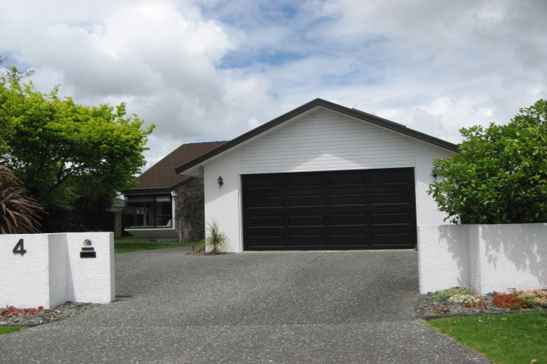 Photo of property in 4 Adios Place, Conifer Grove, Takanini, 2112