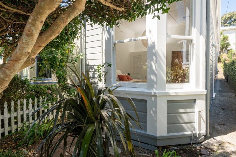 Photo of property in 13 Chatham Street, Berhampore, Wellington, 6023