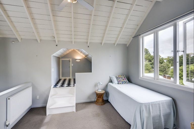 Photo of property in 2 Cameron Road, Bluff Hill, Napier, 4110