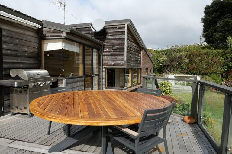 Photo of property in 24 Martin Road, Paraparaumu Beach, Paraparaumu, 5032