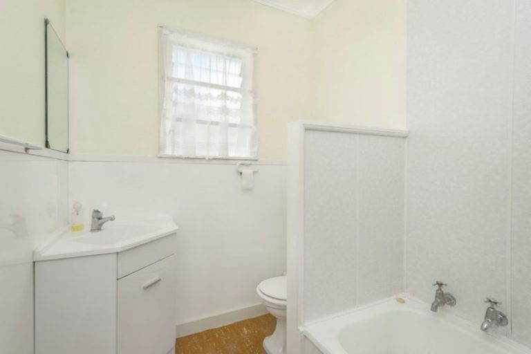 Photo of property in 2/90 Mahoe Street, Melville, Hamilton, 3206