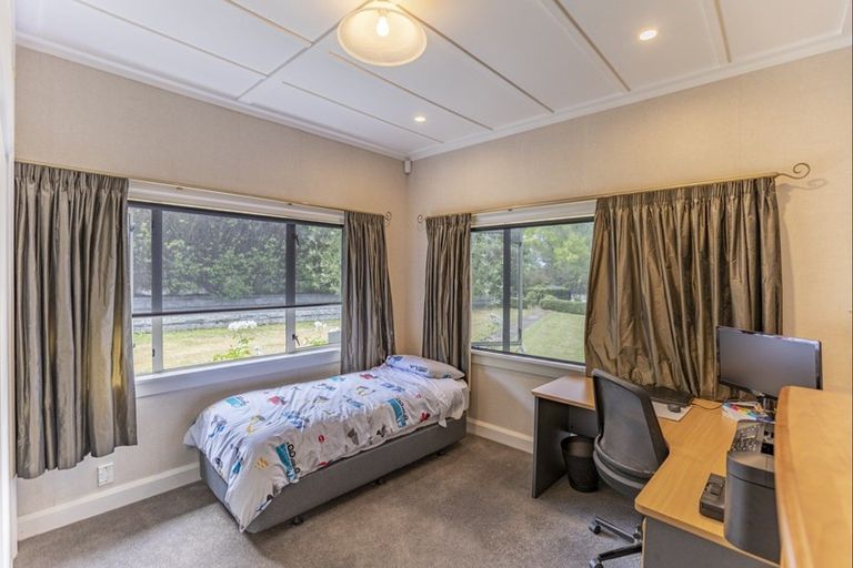 Photo of property in 16 Abbotsford Road, Waipawa, 4210