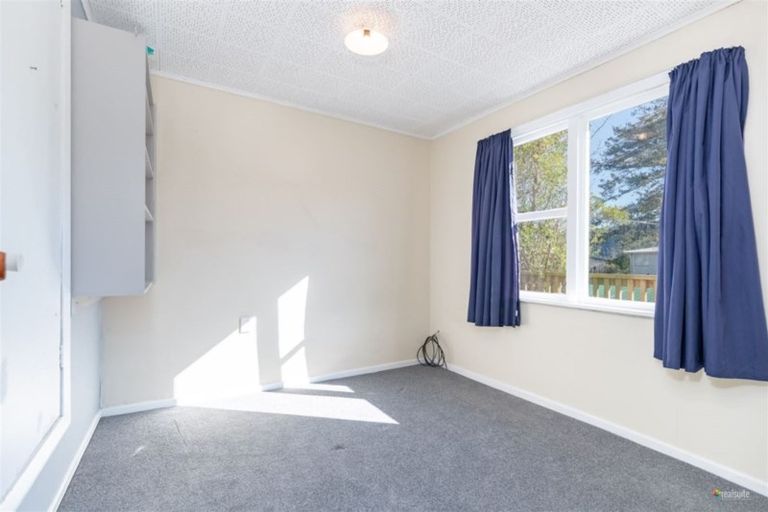 Photo of property in 14 Manor Drive, Stokes Valley, Lower Hutt, 5019