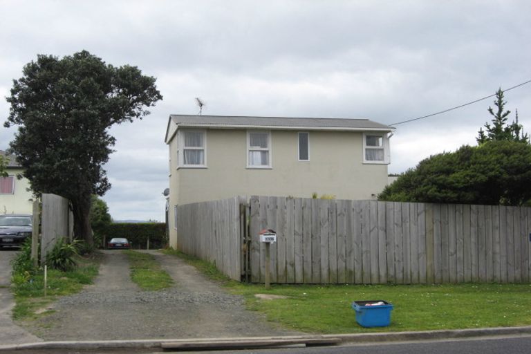 Photo of property in 1374 Whangaparaoa Road, Army Bay, Whangaparaoa, 0930