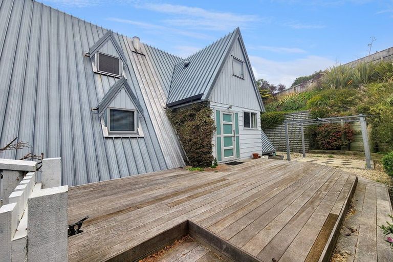 Photo of property in 6 Fitzroy Road, Bluff Hill, Napier, 4110
