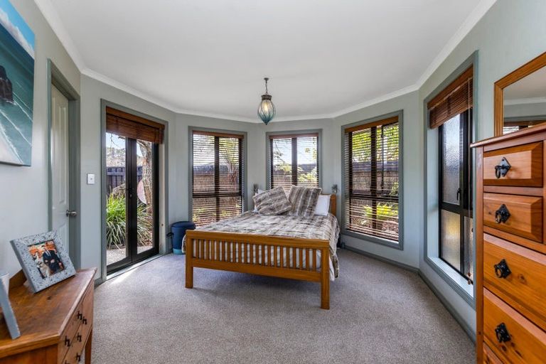 Photo of property in 54 Roy Maloney Drive, Henderson, Auckland, 0612