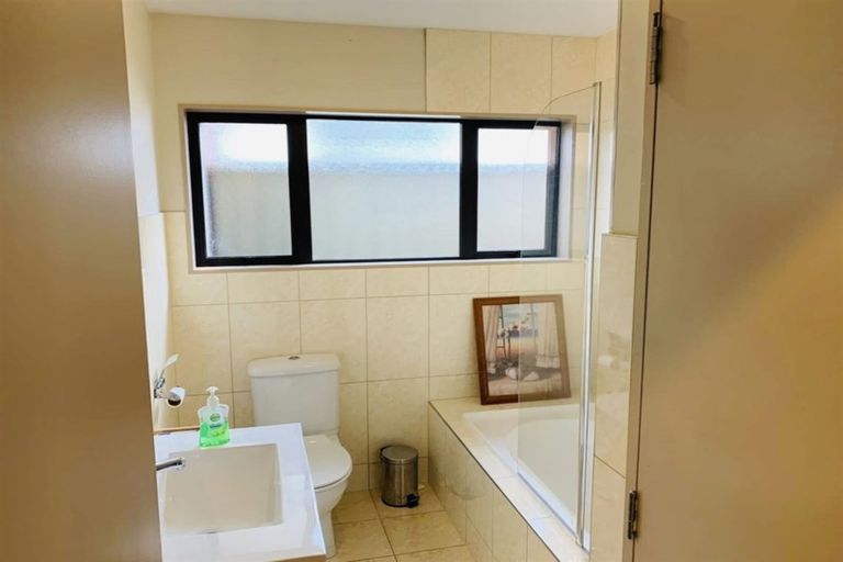 Photo of property in 318 Triangle Road, Massey, Auckland, 0614