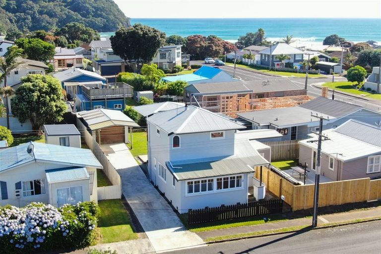 Photo of property in 2 Fyfe Road, Waihi Beach, 3611