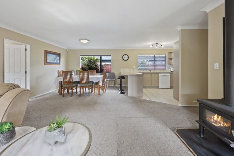 Photo of property in 56a Aquarius Drive, Kawaha Point, Rotorua, 3010