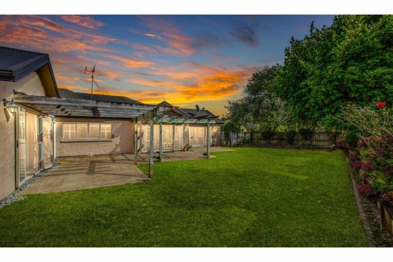 Photo of property in 18 Roderick Place, Rototuna, Hamilton, 3210