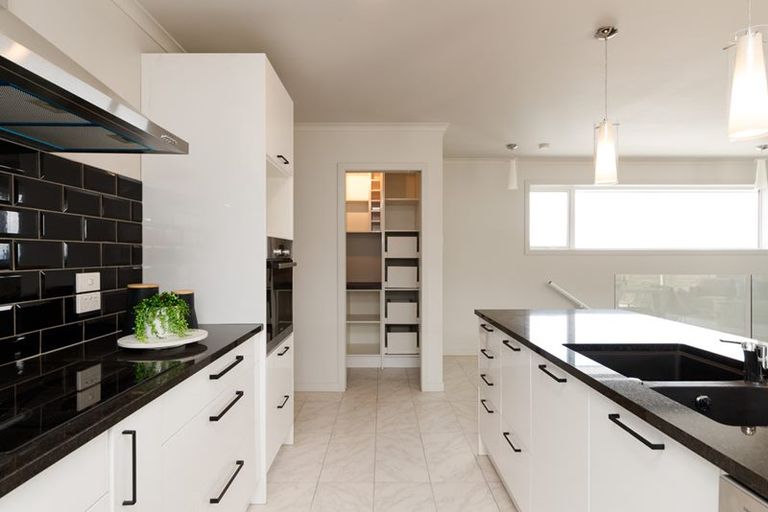 Photo of property in 18b Galea Grove, Kelvin Grove, Palmerston North, 4414