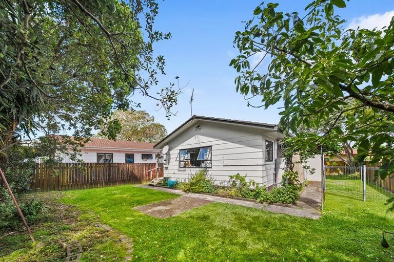 Photo of property in 2/397 Roscommon Road, Clendon Park, Auckland, 2103