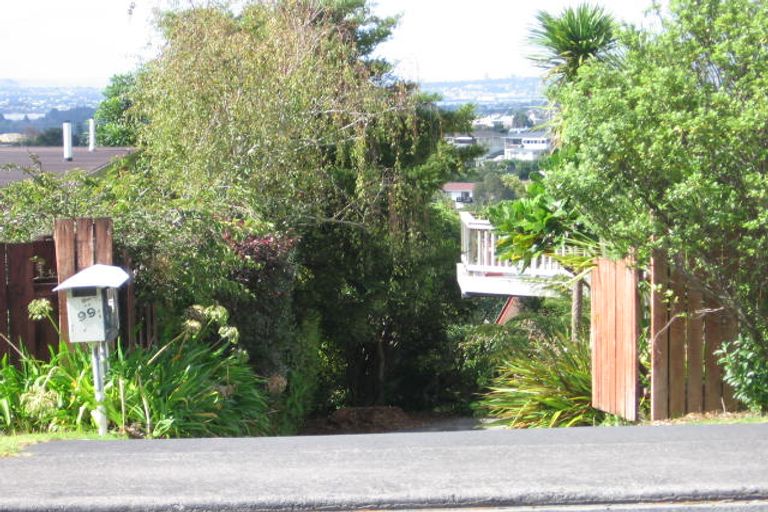 Photo of property in 99 Sunset Road, Totara Vale, Auckland, 0632