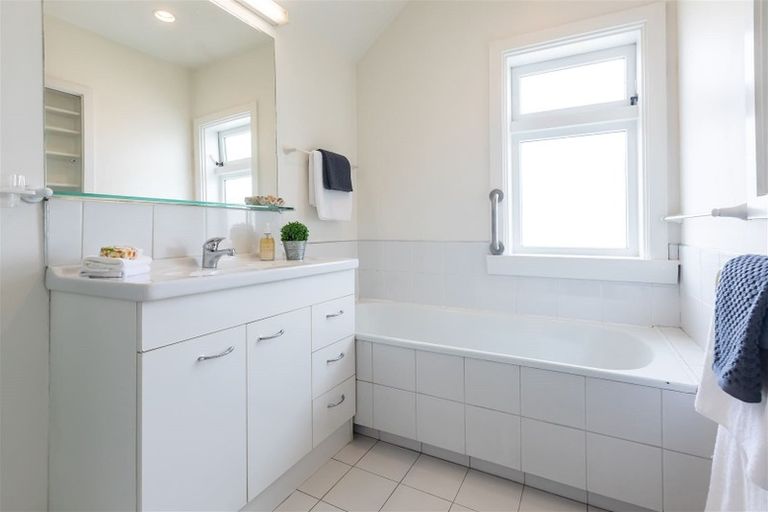 Photo of property in 43 Idris Road, Fendalton, Christchurch, 8052