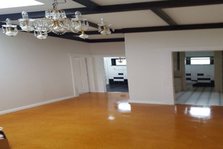 Photo of property in 18 Riro Street, Point Chevalier, Auckland, 1022