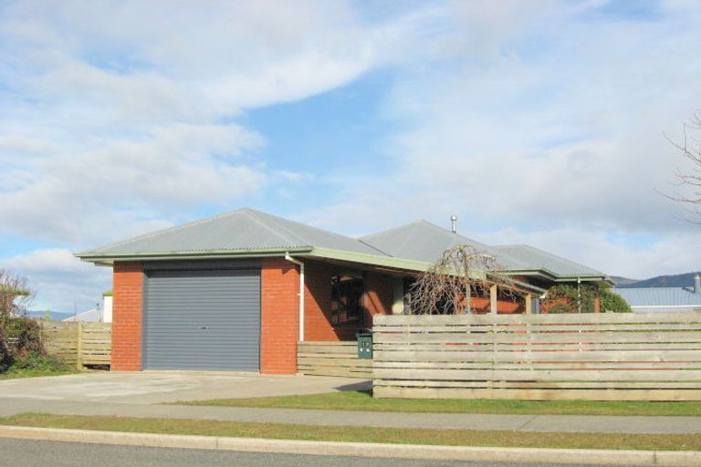 Photo of property in 12 Pop Andrew Drive, Te Anau, 9600