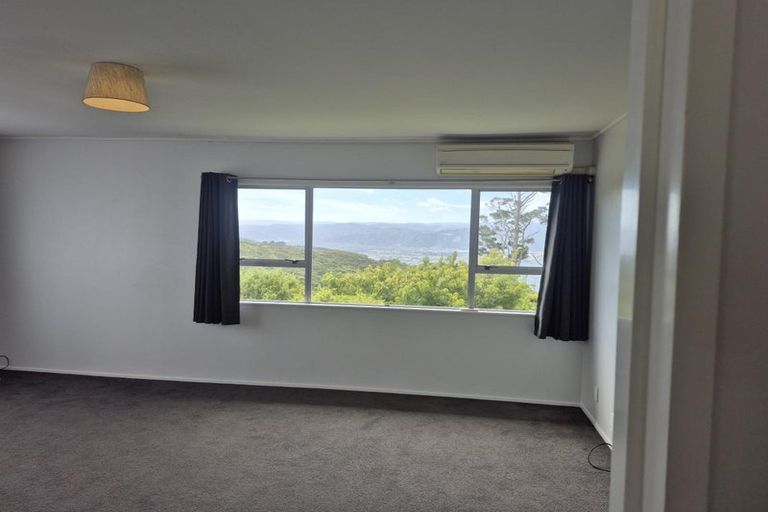 Photo of property in 48 Baylands Drive, Newlands, Wellington, 6037