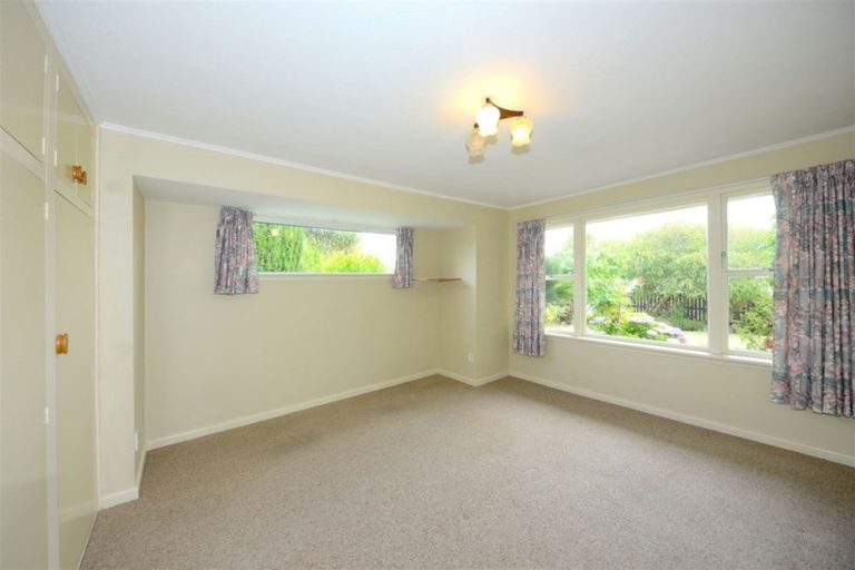 Photo of property in 71 Daniels Road, Redwood, Christchurch, 8051