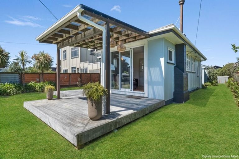 Photo of property in 86 Rua Avenue, Waitarere Beach, Levin, 5510