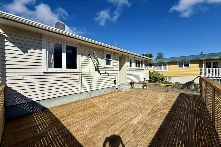 Photo of property in 23 Lauderdale Road, Birkdale, Auckland, 0626