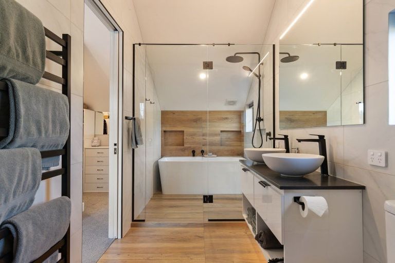 Photo of property in 2 Brodie Avenue, Arrowtown, 9302