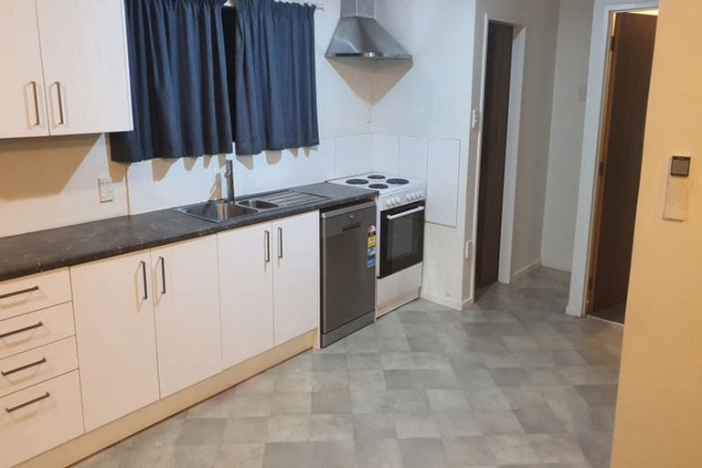 Photo of property in 2/20 Roulston Street, Pukekohe, 2120